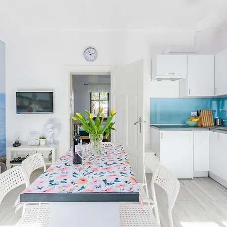 Pod Muralem - Little Heaven