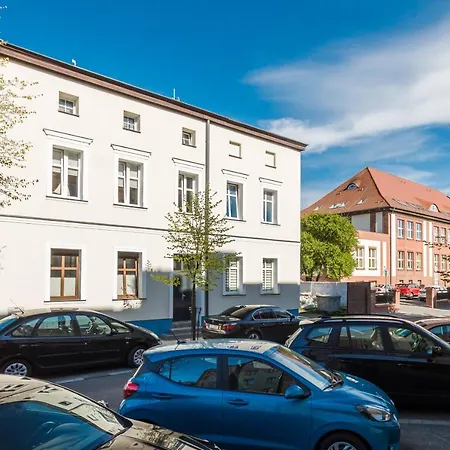 Pod Muralem - Little Heaven ウストカ