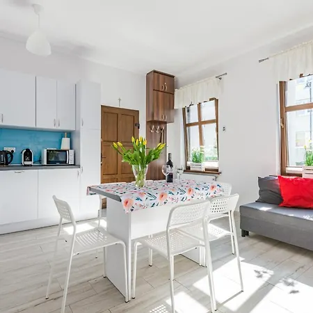 Pod Muralem - Little Heaven * Ustka