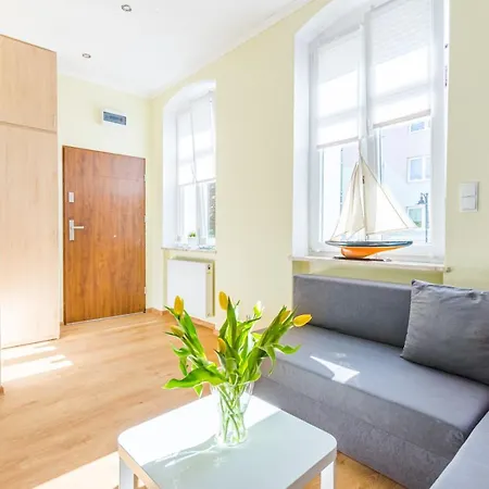 Pod Muralem - Little Heaven * ウストカ